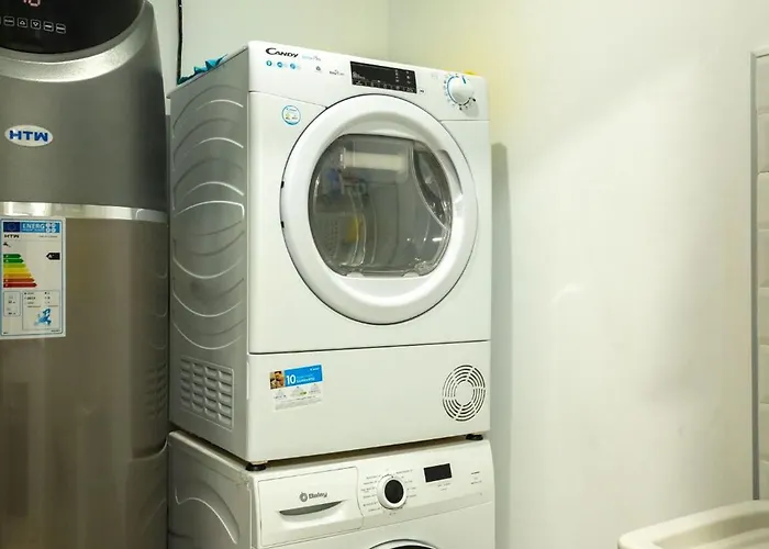 Charming 2 Bedroom With Free Parking Close To Torre Del Oro By Ocityzen Lägenhet *